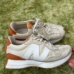 Women’s New Balance 327